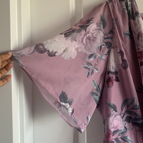 City Chic NEW Blouse Floral Short Sleeve V-neck Rosewood XXL Career Casual - Picture 4 of 12